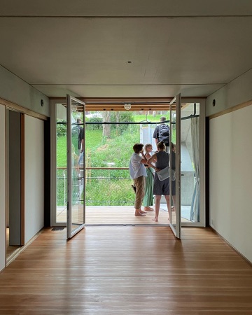 Türen, Balkone aus Holz, Metall · Haus im Garten — Loeliger Strub Architektur