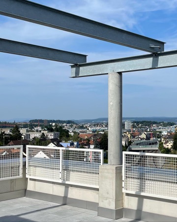 Handläufe, Stützen aus Beton, Metall · Guggach III — Donet Schäfer Reimer Architekten