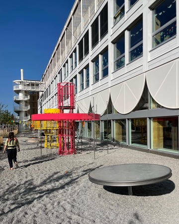 Fassaden, Fenster aus Metall, Glas · Schulanlage Allmend — Studio Burkhardt