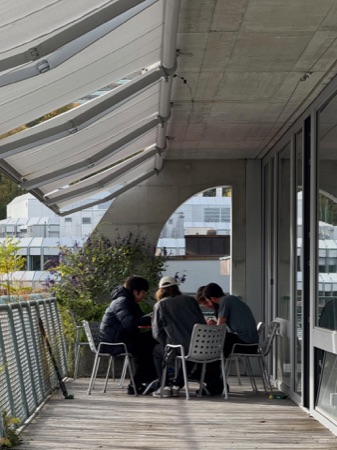 Fenster, Balkone aus Beton, Metall · Office and Commercial Building Binzstrasse — EM2N