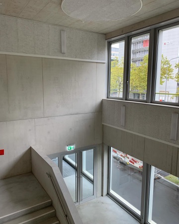 Treppenhäuser, Fenster aus Beton, Metall · Schulanlage Thurgauerstrasse — Bollhalder Walser Architektur