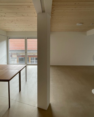 Fenster, Stützen aus Beton, Holz · Hobelwerk, Haus D — Pascal Flammer