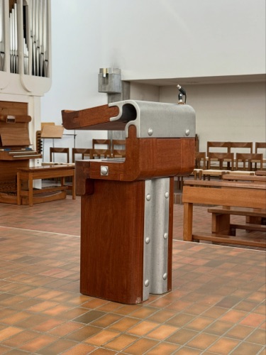Holz, Metall · Kirche Maria-Hilf — Walter Moser