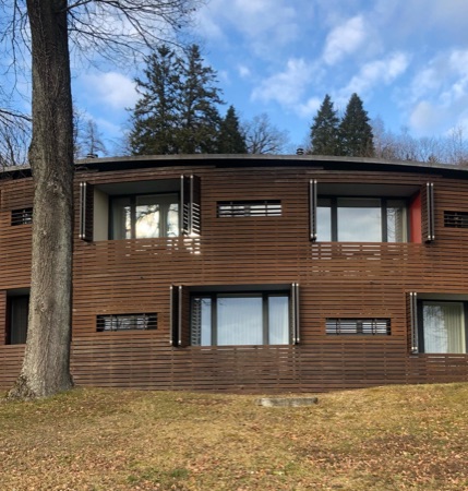 Fassaden, Fenster aus Holz, Glas · Hotel Zürichberg, Renovation and Annex — Burkhalter Sumi Architekten