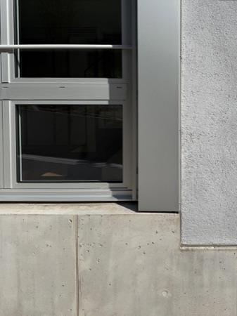 Fassaden, Fenster aus Beton, Metall · Breitensteinstrasse — EMI Architekten