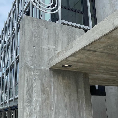 Fassaden, Stützen aus Beton, Glas · Gewerbe und Büro Buckhauserstrasse 40 — Oxid Architektur
