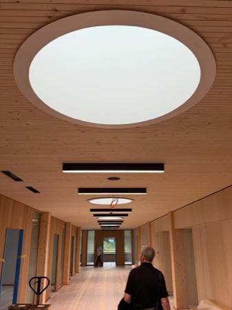 Oberlichter, Decken aus Holz, Glas · Schulhaus Nägelimoos — Galli Rudolf Architekten