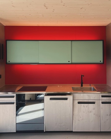 Küchen, Decken aus Holz, Metall · Atelierhouse — Burkhalter Sumi Architekten