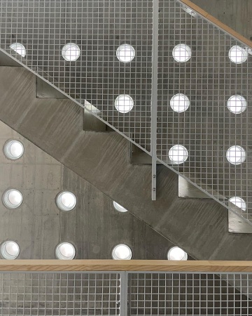 Treppenhäuser, Handläufe aus Beton, Holz · Wohnsiedlung Birchstrasse — Enzmann Fischer Partner