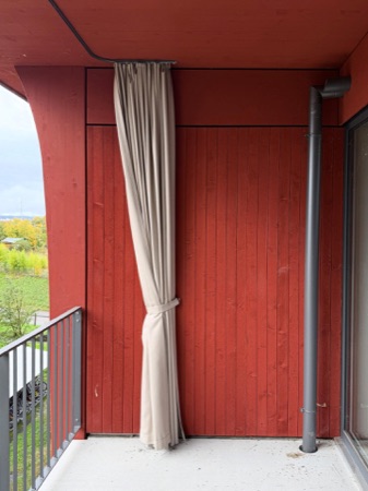 Handläufe, Balkone aus Holz, Metall · Wohnensemble — Studio Gugger