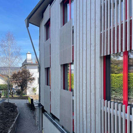 Fassaden, Fenster aus Holz, Glas · Atelierhouse — Burkhalter Sumi Architekten