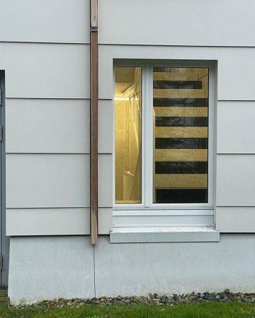 Fassaden, Fenster aus Beton, Holz · Wohnhaus Waldmeisterweg — Lütjens Padmanabhan
