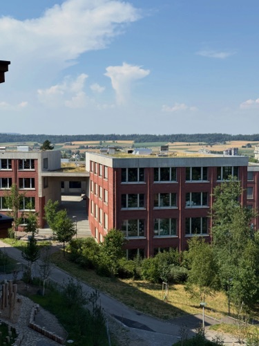 Fassaden aus Beton, Backstein · Schulanlage Schauenberg — Adrian Streich Architekten