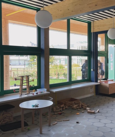 Fenster, Decken aus Holz, Metall · Guggach III, Kindergarten — Donet Schäfer Reimer Architekten