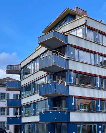 Fassaden, Fenster aus Metall, Glas · Alterswohnen Waffenplatzstrasse 18 — Loeliger Strub Architektur