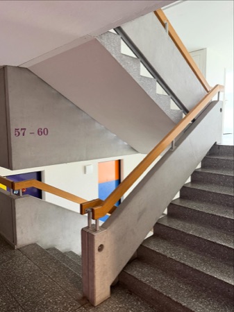 Treppenhäuser, Handläufe aus Beton, Holz · Unteraffoltern II «Isengrind» — Georges-Pierre Dubois