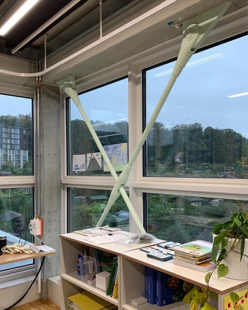 Fenster, Stützen aus Beton, Metall · Schulanlage Guggach III — Weyell Zipse Architekten