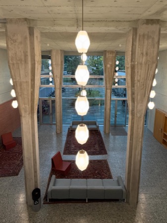 Eingänge, Stützen aus Beton, Glas · Umnutzung Felix Platter-Spital — Müller Sigrist Architekten