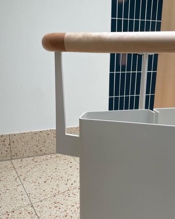 Handläufe aus Holz, Metall · Alterssiedlung Talstrasse — Baumberger Stegmeier Architektur