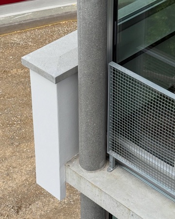 Handläufe, Balkone aus Beton, Metall · Wohnhaus Flurstrasse — Esch Sintzel Architekten