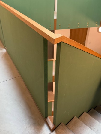 Treppenhäuser, Handläufe aus Beton, Holz · Zellweger-Park | Weiherweg — EM2N