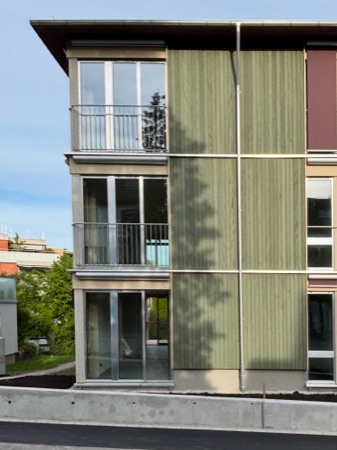 Fassaden, Fenster aus Beton, Holz · Neubau Römerstrasse — BDE Architekten