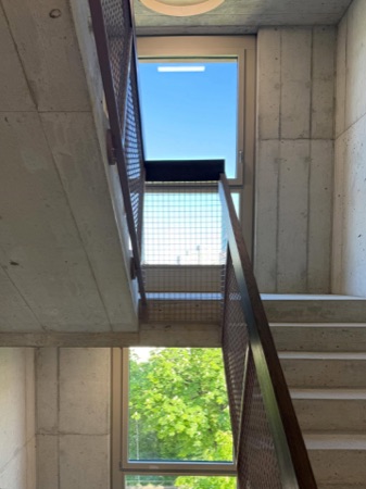 Treppenhäuser, Fenster aus Beton, Holz · Wohnsiedlung Hardau I — Graber Pulver Architekten