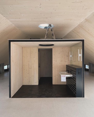 Türen, Bäder aus Holz, Keramik · Atelierhouse — Burkhalter Sumi Architekten
