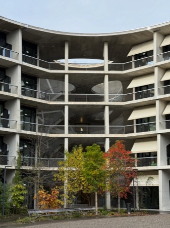 Fassaden, Balkone aus Beton, Metall · SIP Main Campus — Herzog & de Meuron