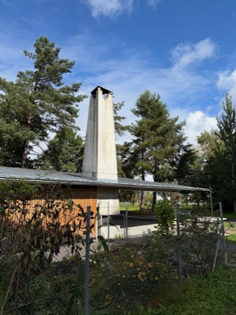 Fassaden, Vordächer aus Beton, Holz · Zellweger-Park | Weiherweg — EM2N