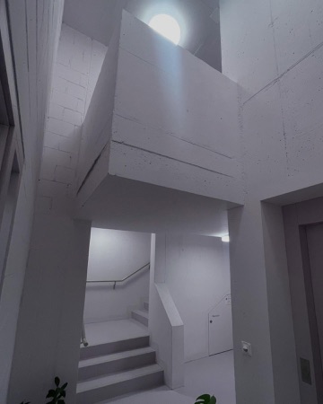 Treppenhäuser, Handläufe aus Beton, Metall · Wohnüberbauung Wydäckerring — Duplex Architekten