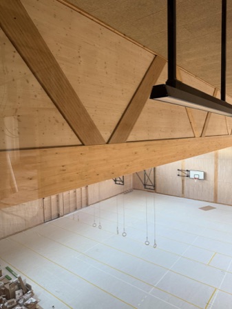 Decken aus Holz · Schulhaus Nägelimoos — Galli Rudolf Architekten