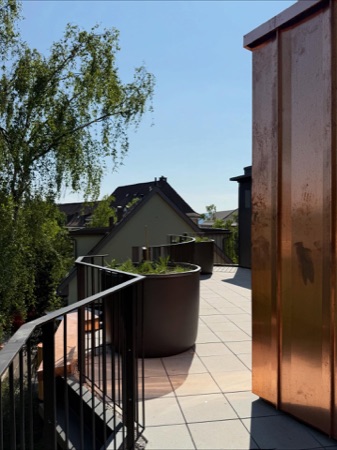 Fassaden, Handläufe aus Metall, Keramik · Apartment Building Milchbuck — EMI Architekten
