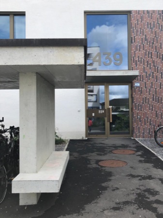 Türen, Eingänge aus Beton, Metall · Wohnsiedlung Triemli1 — Hauenstein La Roche Schedler