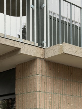 Handläufe, Balkone aus Beton, Metall · Mehrfamilienhaus Imfeldstrasse 5 und 7 — Huggenbergerfries Architekten