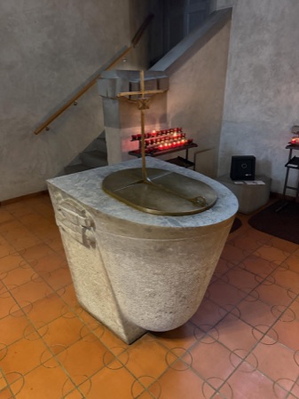 Brunnen aus Metall, Keramik · Augustinerkirche — Max Kopp