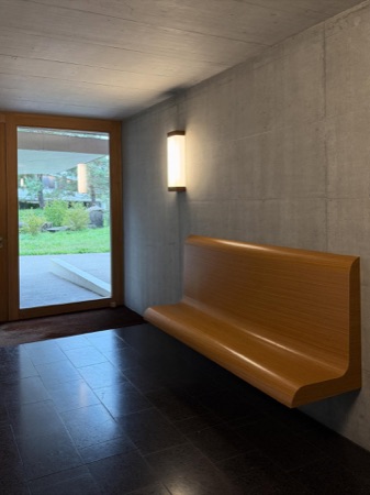 Türen, Eingänge aus Beton, Holz · Wohnüberbauung Zellweger-Areal — Gigon / Guyer