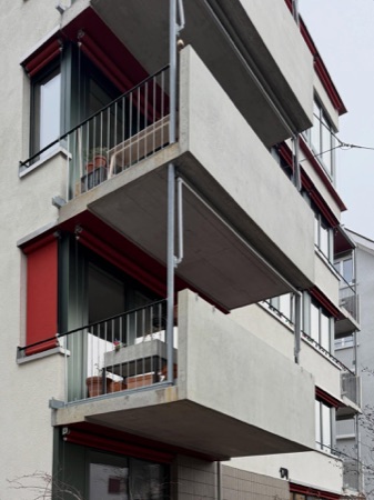 Fassaden, Handläufe aus Beton, Metall · Neubau MFH Nordstrasse 174 — Roider Giovanoli Architekten