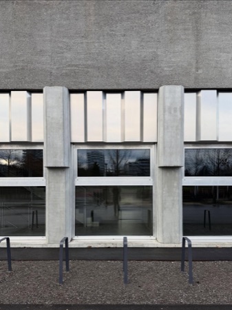 Fassaden, Fenster aus Beton, Metall · Kantonsschule Limmattal, Erweiterungsneubauten — penzisbettini Architekten