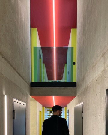 Türen, Handläufe aus Beton, Metall · Atelierhouse — Burkhalter Sumi Architekten