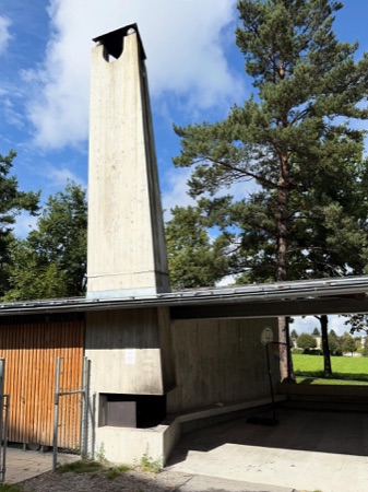 Fassaden, Vordächer aus Beton, Holz · Zellweger-Park | Weiherweg — EM2N