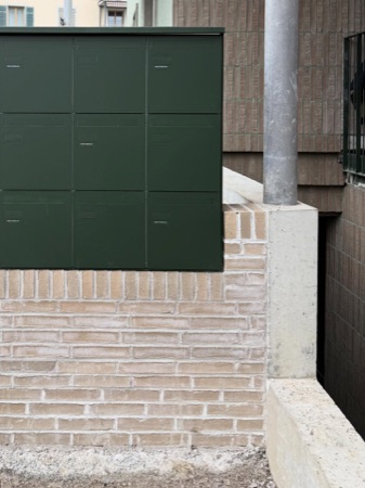 Eingänge aus Beton, Metall · Mehrfamilienhaus Imfeldstrasse 5 und 7 — Huggenbergerfries Architekten