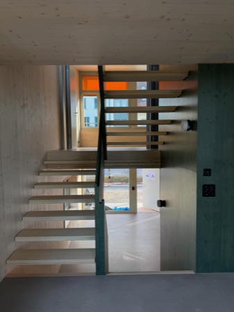 Treppenhäuser, Handläufe aus Holz, Glas · Atelierhäuser Horgen Ebnet — Neff Neumann Architekten