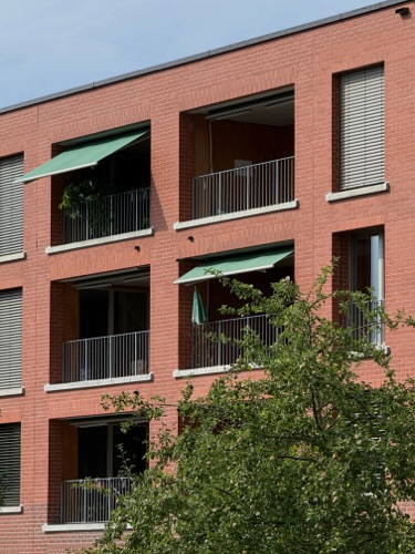 Fassaden, Balkone aus Backstein · Wohnsiedlung Im Stückler — Adrian Streich Architekten