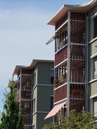 Fassaden, Balkone aus Holz, Metall · Wohnsiedlung Frohalp Zürich — Zimmermann Sutter Architekten