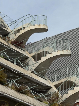 Treppenhäuser, Handläufe aus Beton, Metall · Office and Commercial Building Binzstrasse — EM2N