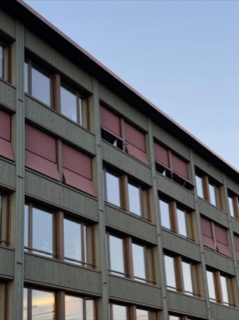 Fassaden, Fenster aus Holz, Glas · Schulhaus Nägelimoos — Galli Rudolf Architekten