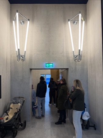 Eingänge aus Beton, Metall · Alto Tower — pool Architekten