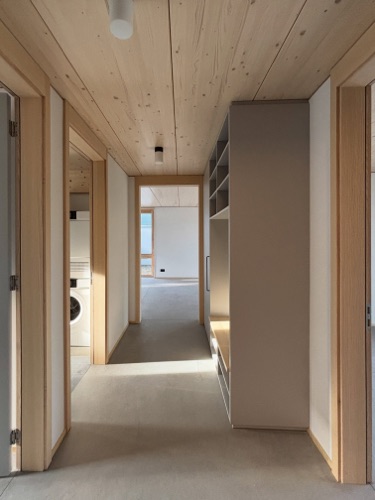 Decken aus Holz · Neubau Römerstrasse — BDE Architekten