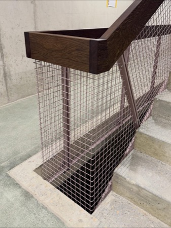 Treppenhäuser, Handläufe aus Beton, Holz · Wohnsiedlung Hardau I — Graber Pulver Architekten